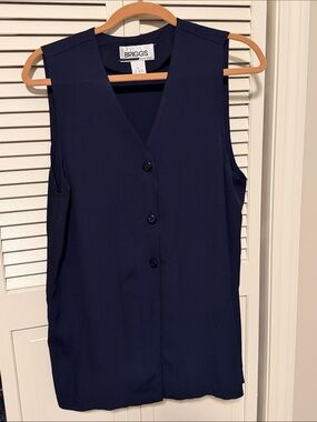 BRIGGS New York Sleeveless Navy V-Neck Button Front Shell